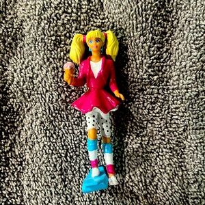 🎉Host Pick🎉1990 Barbie Skateboarder with ice cream 🍦figure cake topper